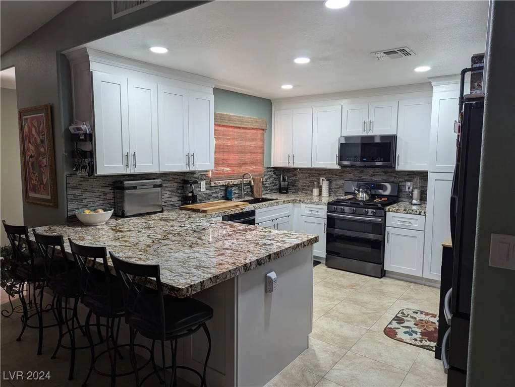 2851 Valley View, Las Vegas, NV 89102