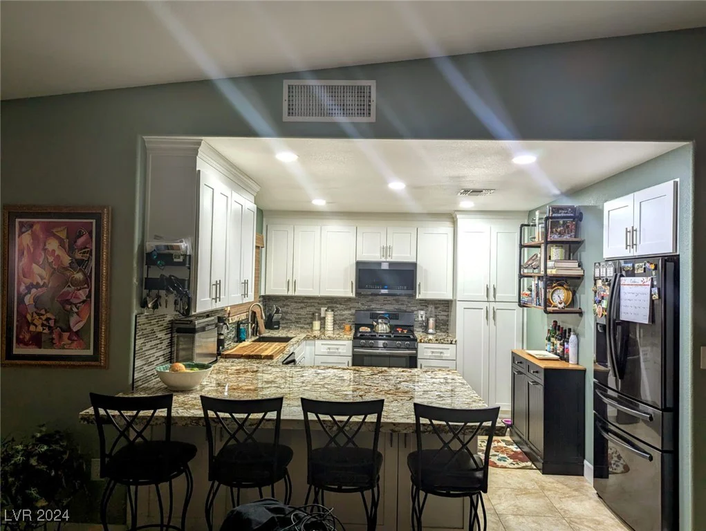 2851 Valley View, Las Vegas, NV 89102