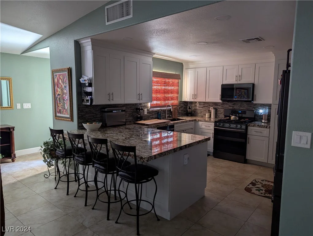 2851 Valley View, Las Vegas, NV 89102