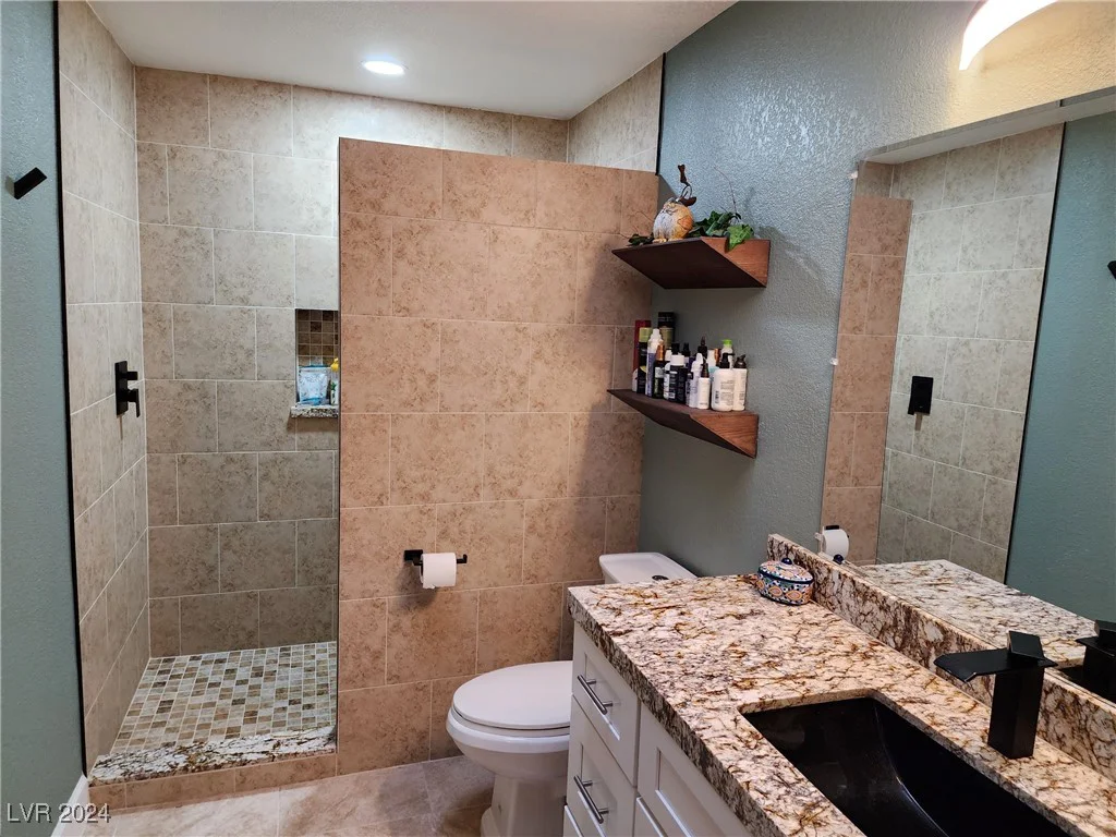 2851 Valley View, Las Vegas, NV 89102