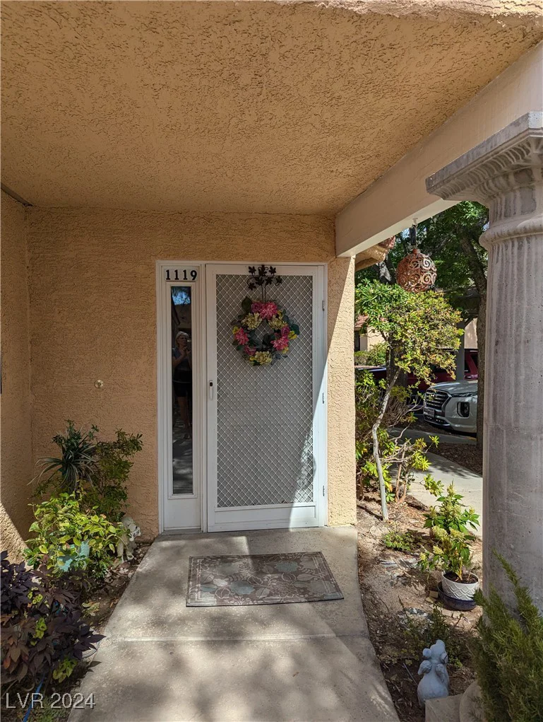 2851 Valley View, Las Vegas, NV 89102