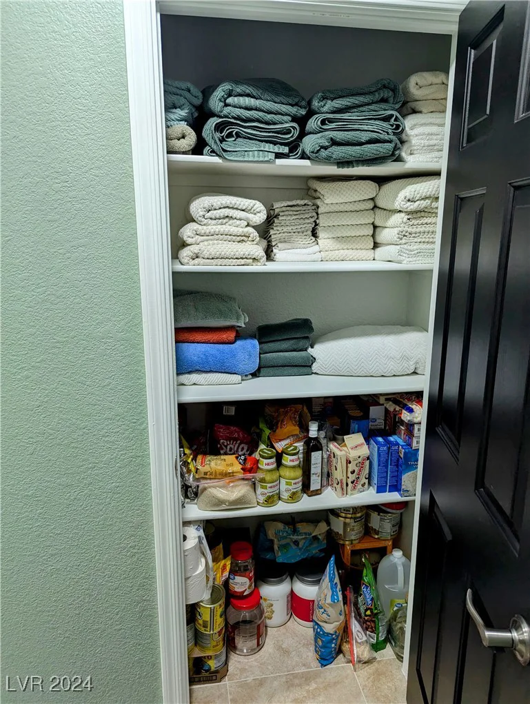 2851 Valley View, Las Vegas, NV 89102
