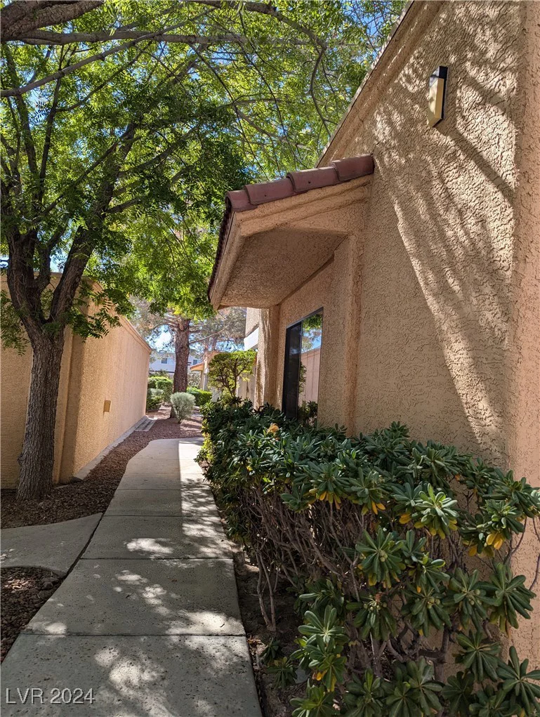 2851 Valley View, Las Vegas, NV 89102