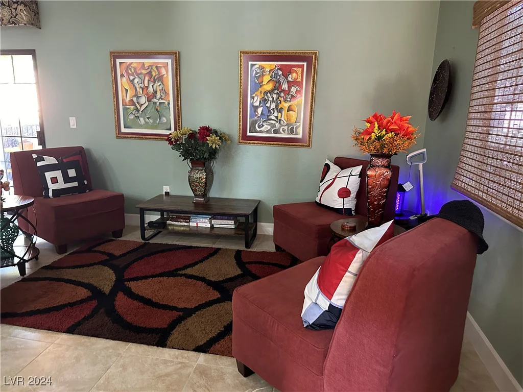 2851 Valley View, Las Vegas, NV 89102