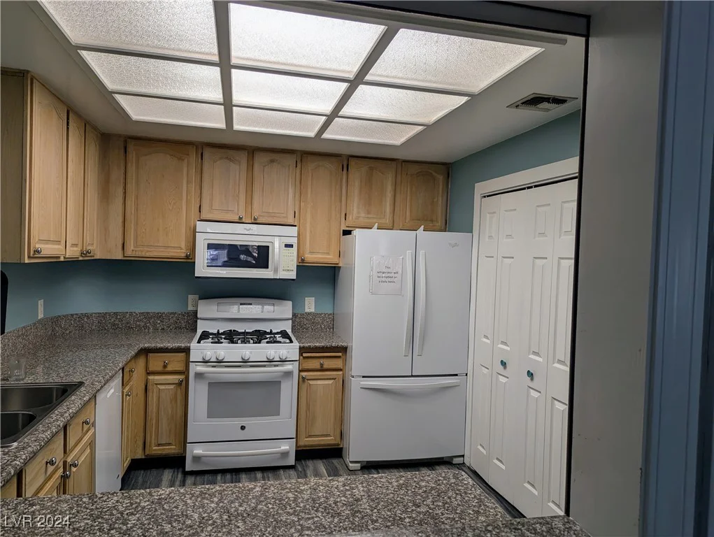 2851 Valley View, Las Vegas, NV 89102