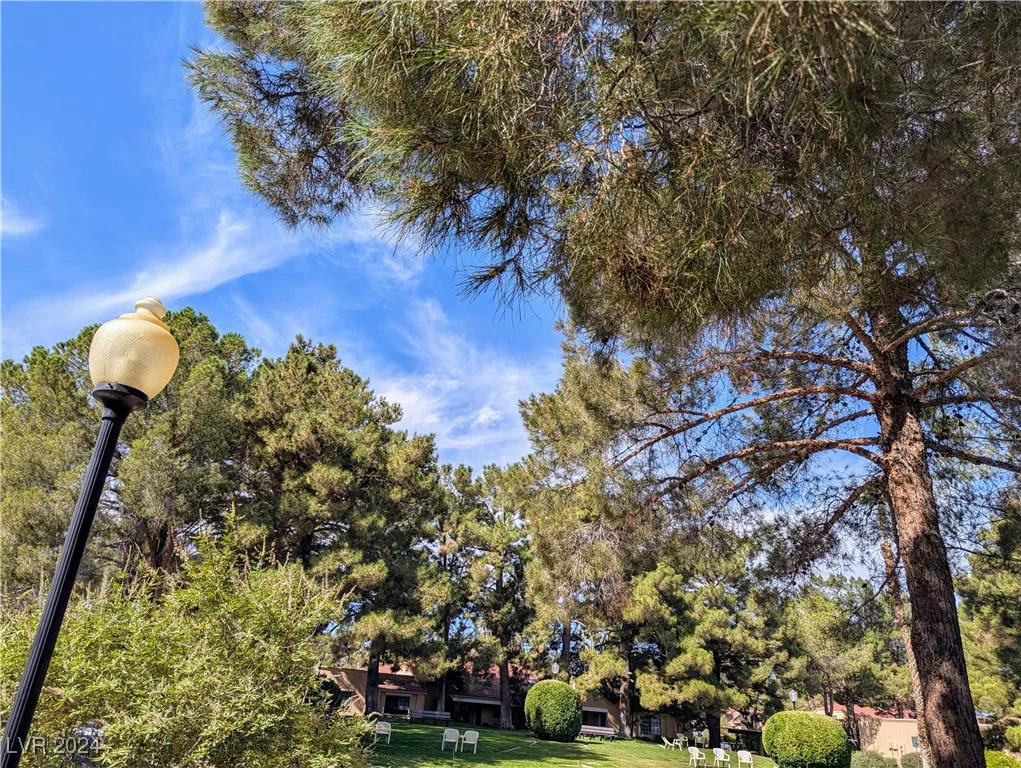 2851 Valley View, Las Vegas, NV 89102