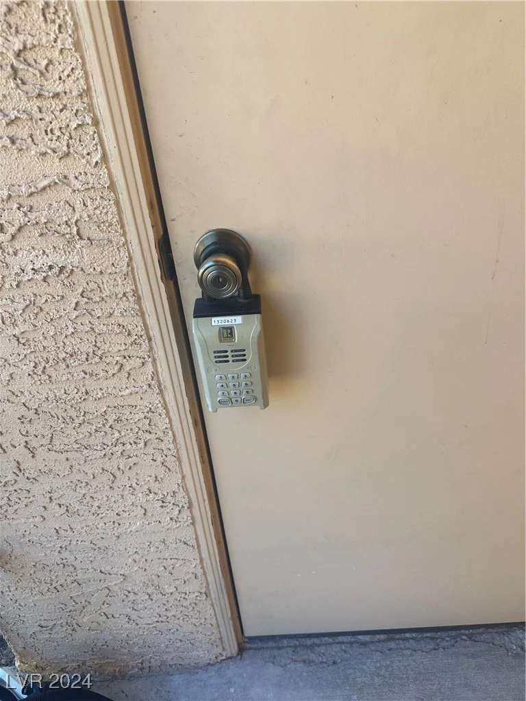 2851 Valley View, Las Vegas, NV 89102