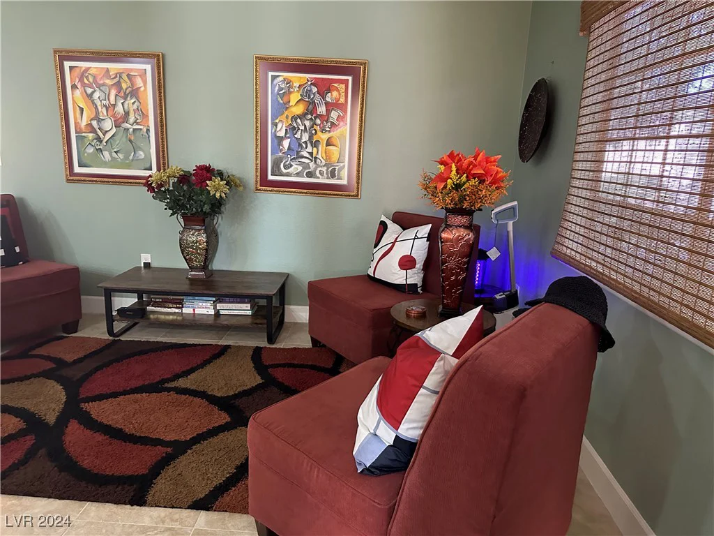 2851 Valley View, Las Vegas, NV 89102