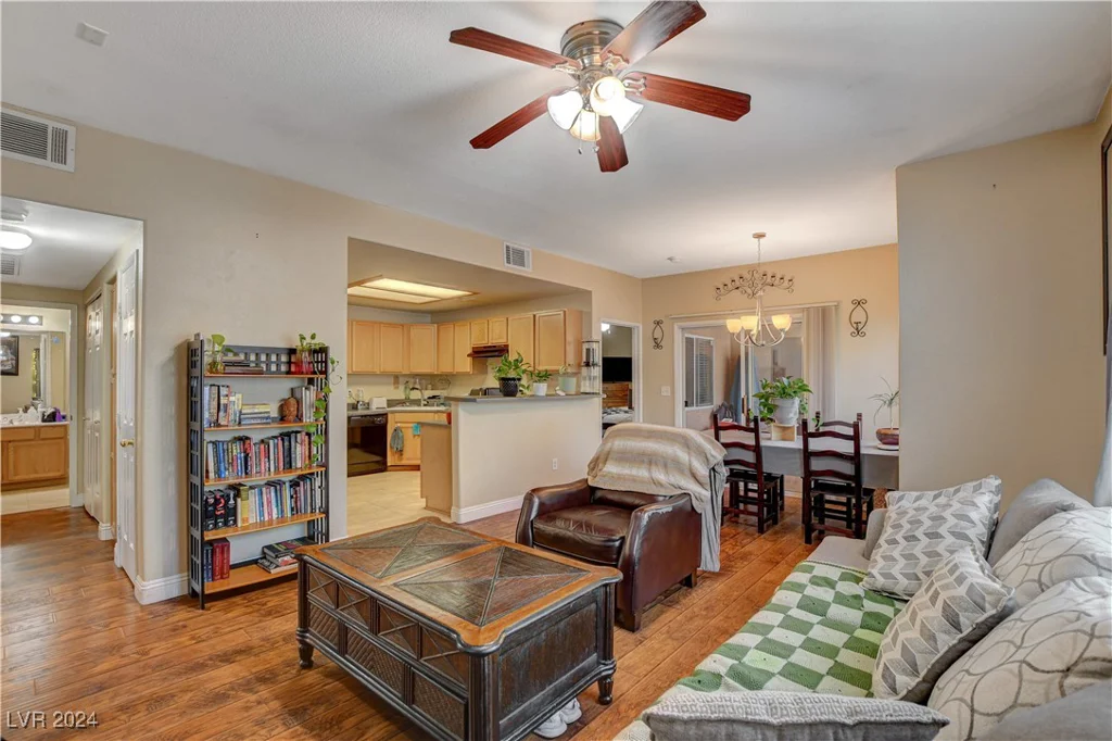 9580 Reno, Las Vegas, NV 89148