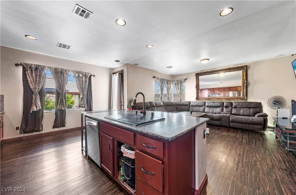 8108 Hopscotch, Las Vegas, NV 89131