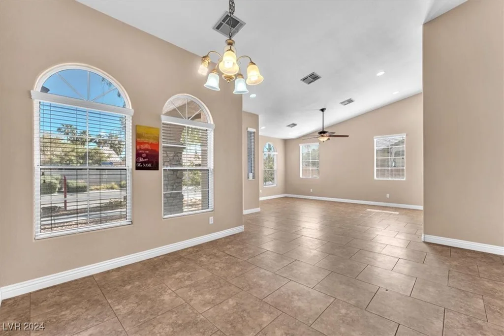 3689 Callahan, Las Vegas, NV 89120