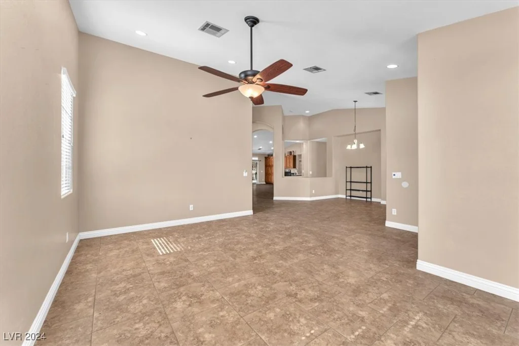 3689 Callahan, Las Vegas, NV 89120