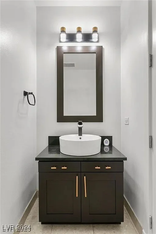 4575 Dean Martin, Las Vegas, NV 89103