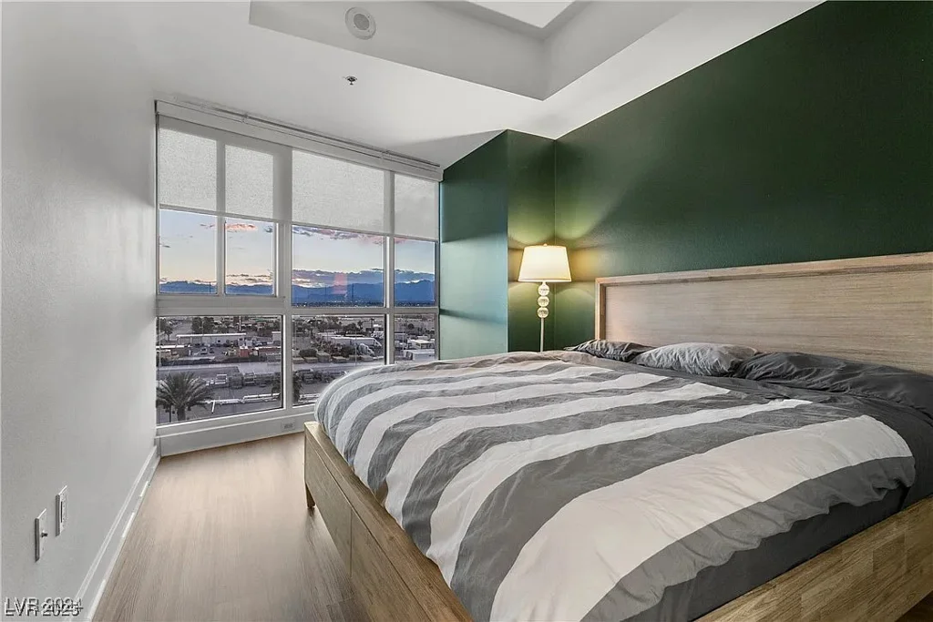 4575 Dean Martin, Las Vegas, NV 89103
