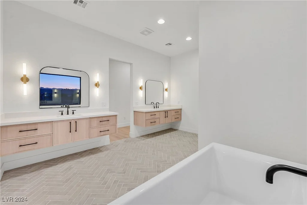 6615 Whispering Sands, Las Vegas, NV 89131