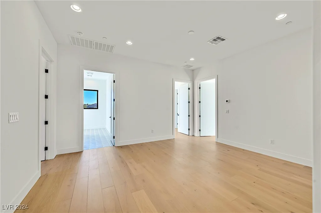 6615 Whispering Sands, Las Vegas, NV 89131