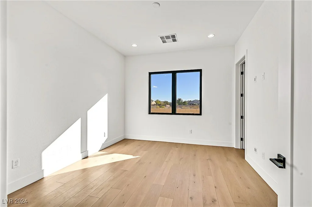 6615 Whispering Sands, Las Vegas, NV 89131