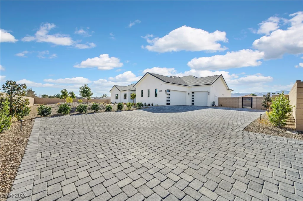 6615 Whispering Sands, Las Vegas, NV 89131