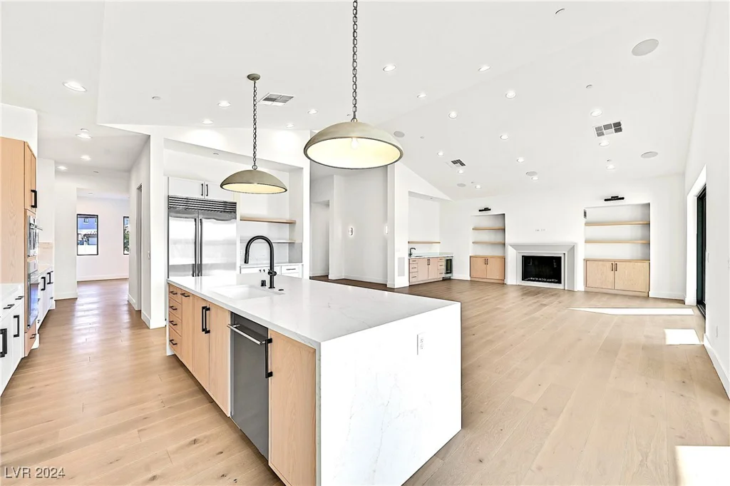 6615 Whispering Sands, Las Vegas, NV 89131