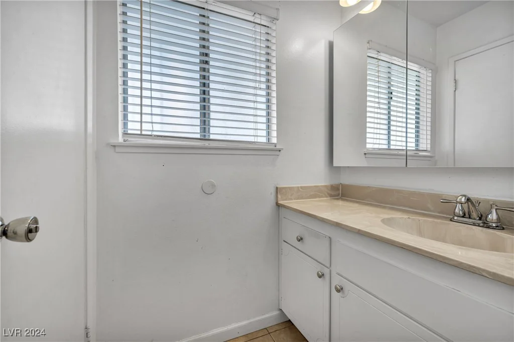3931 Syracuse, Las Vegas, NV 89121
