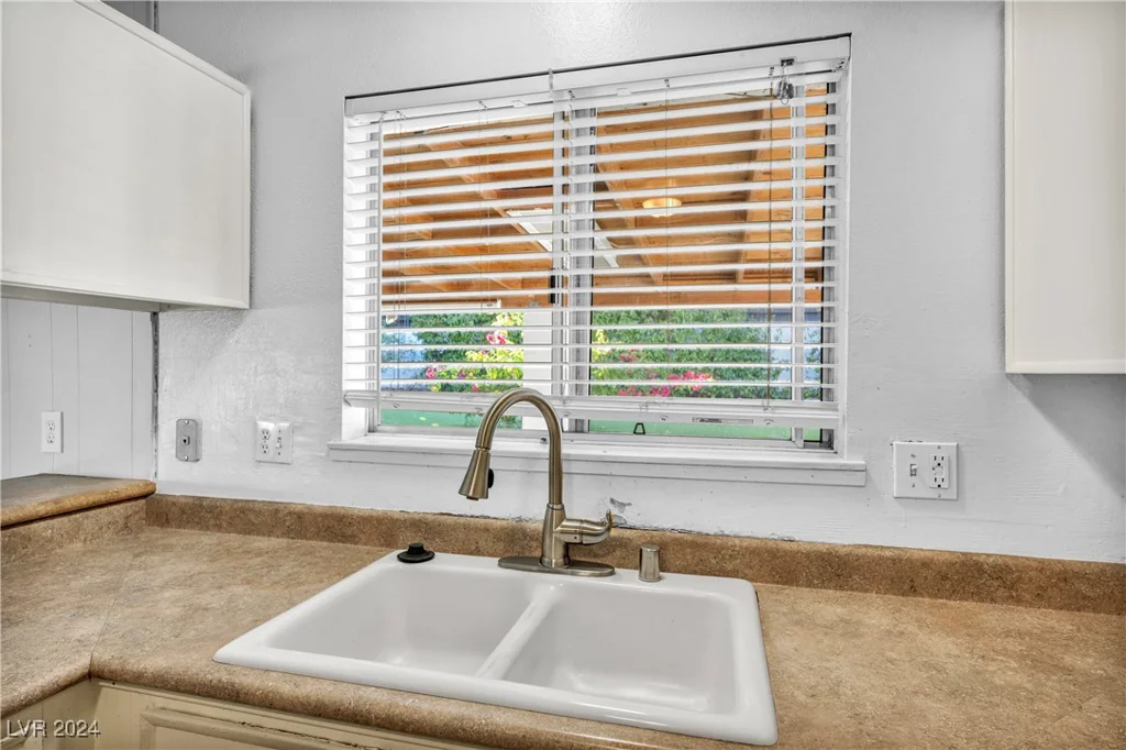 3931 Syracuse, Las Vegas, NV 89121