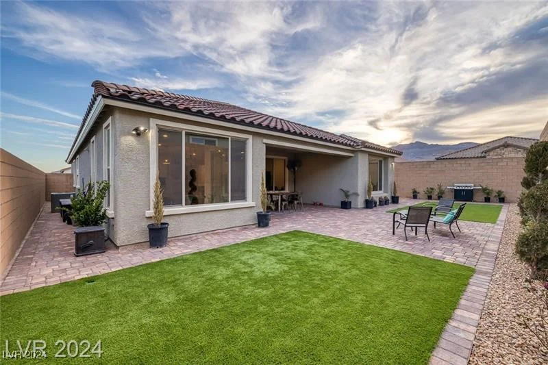 10996 Gardenova, Las Vegas, NV 89166