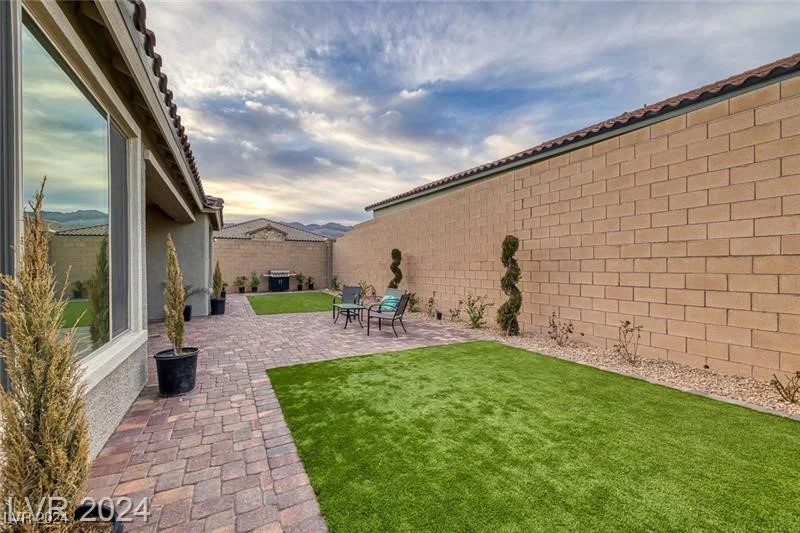10996 Gardenova, Las Vegas, NV 89166