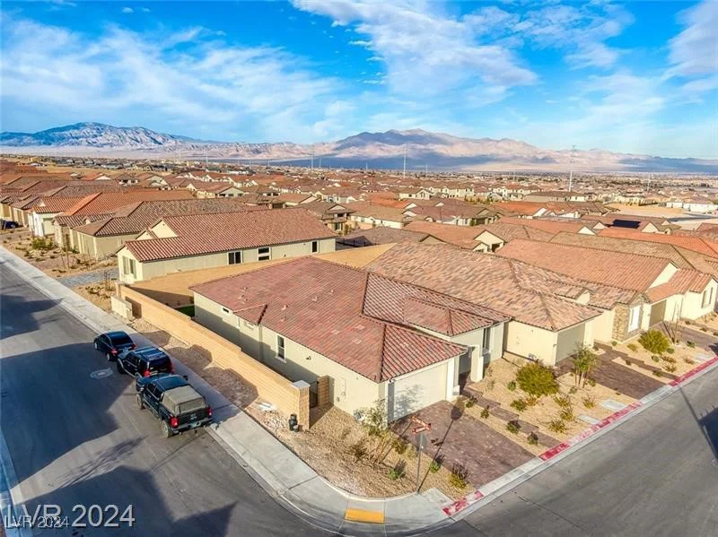10996 Gardenova, Las Vegas, NV 89166