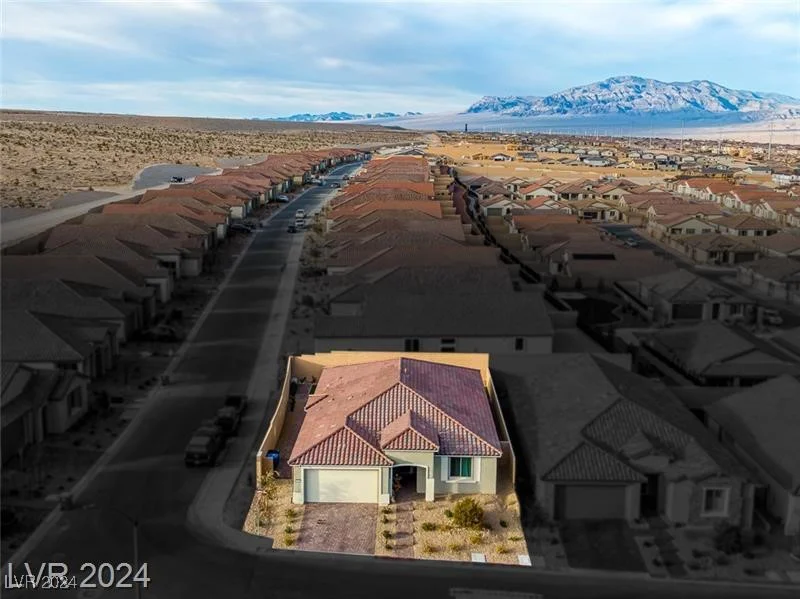 10996 Gardenova, Las Vegas, NV 89166