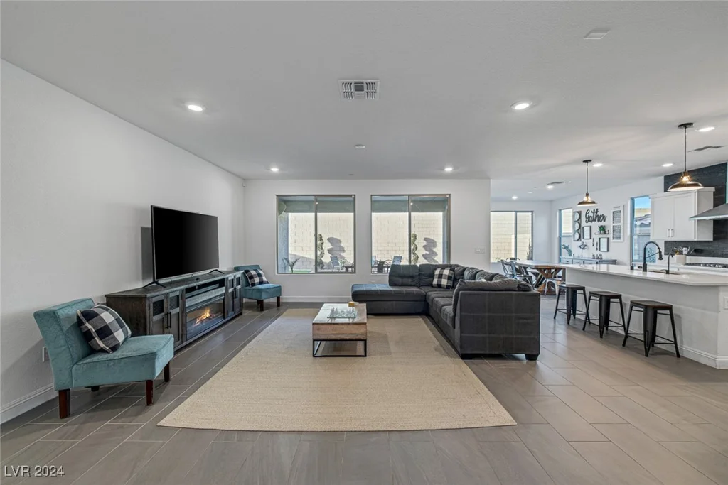 10996 Gardenova, Las Vegas, NV 89166