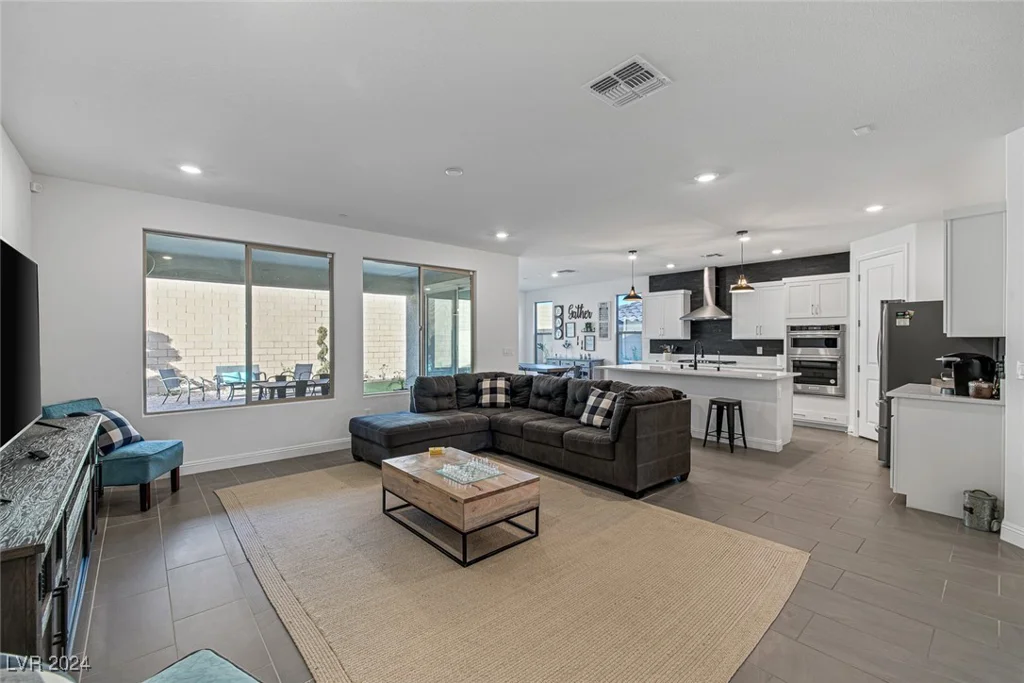 10996 Gardenova, Las Vegas, NV 89166