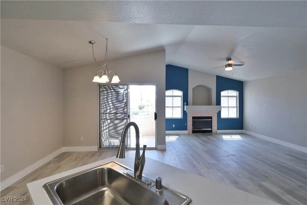 5415 Harmon, Las Vegas, NV 89103