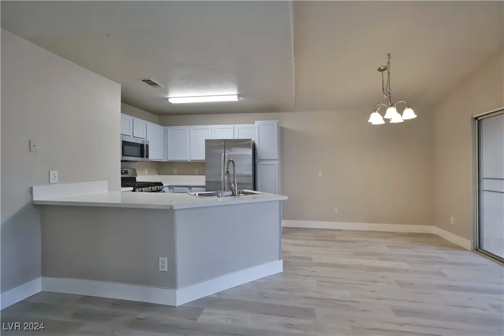 5415 Harmon, Las Vegas, NV 89103
