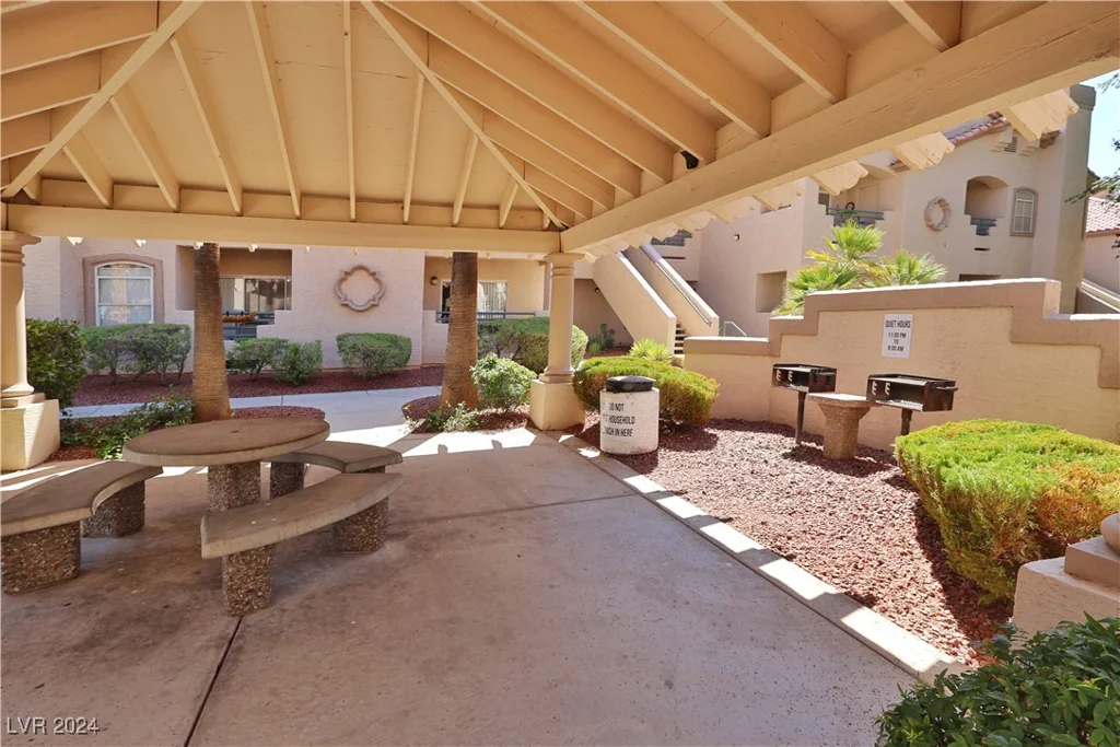 5415 Harmon, Las Vegas, NV 89103