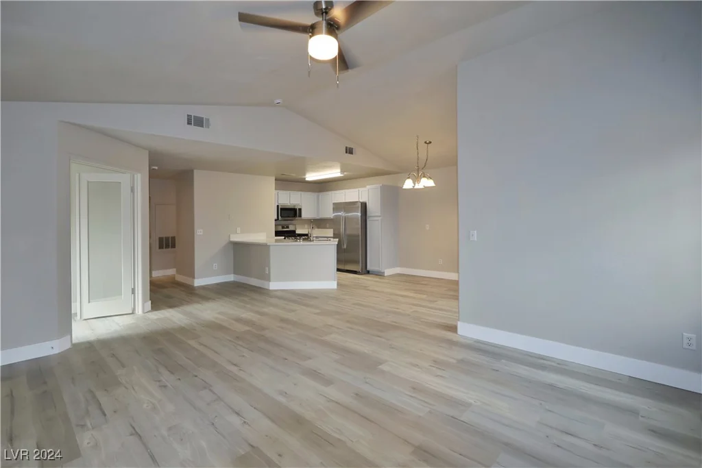 5415 Harmon, Las Vegas, NV 89103