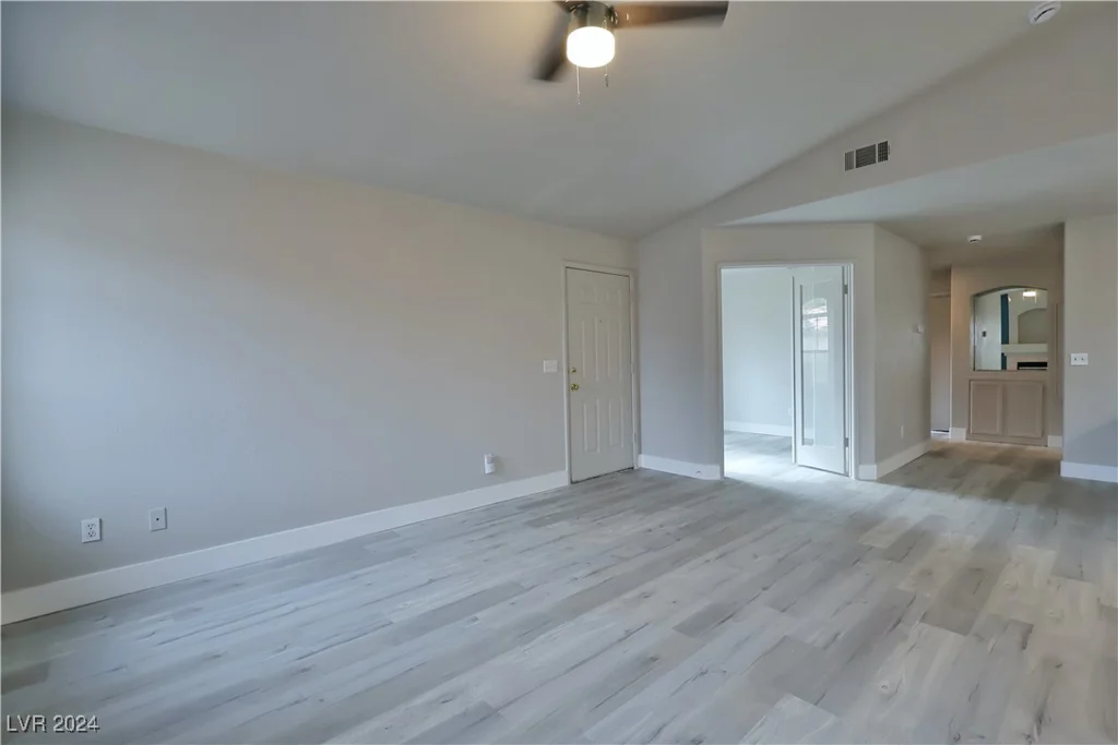 5415 Harmon, Las Vegas, NV 89103