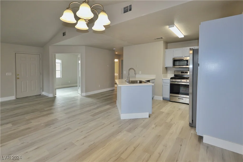5415 Harmon, Las Vegas, NV 89103