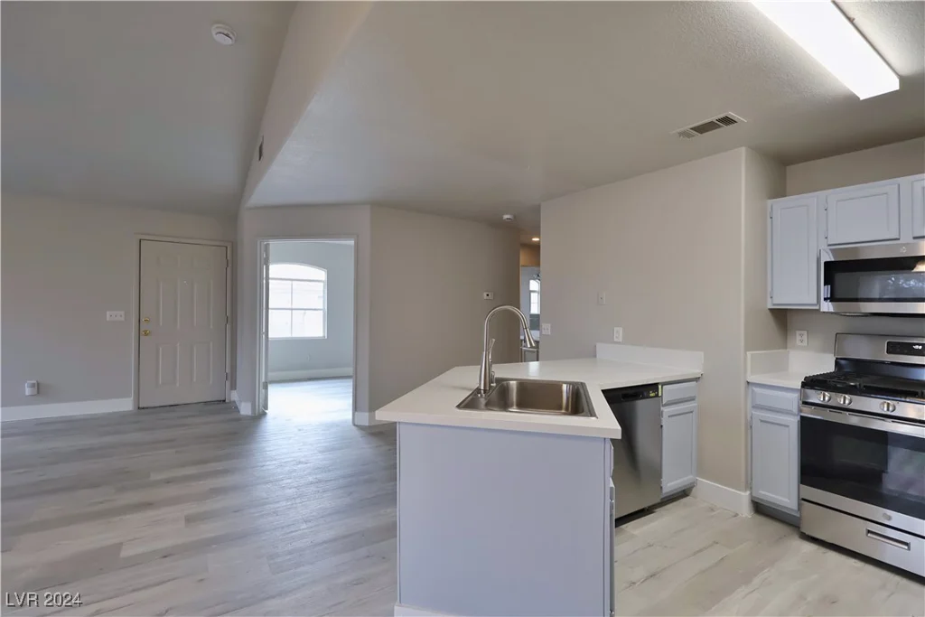 5415 Harmon, Las Vegas, NV 89103