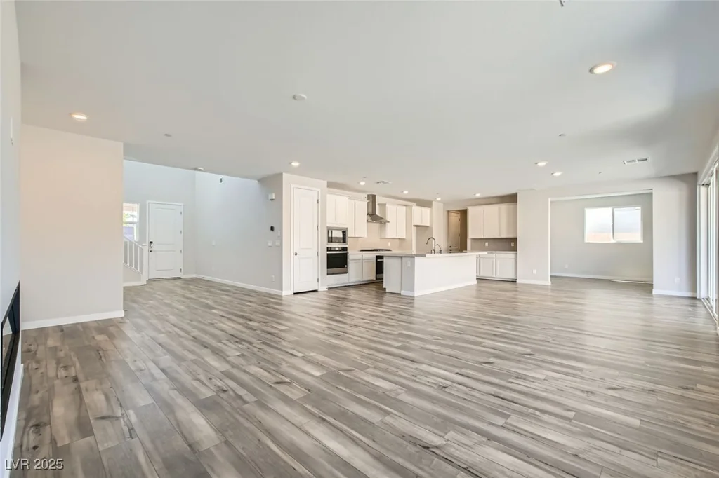 8401 Waterwood, Las Vegas, NV 89166
