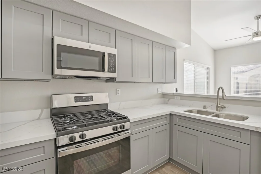 4811 Black Bear, Las Vegas, NV 89149
