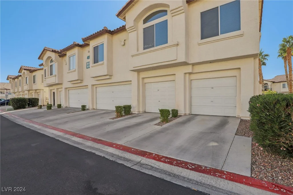 4811 Black Bear, Las Vegas, NV 89149