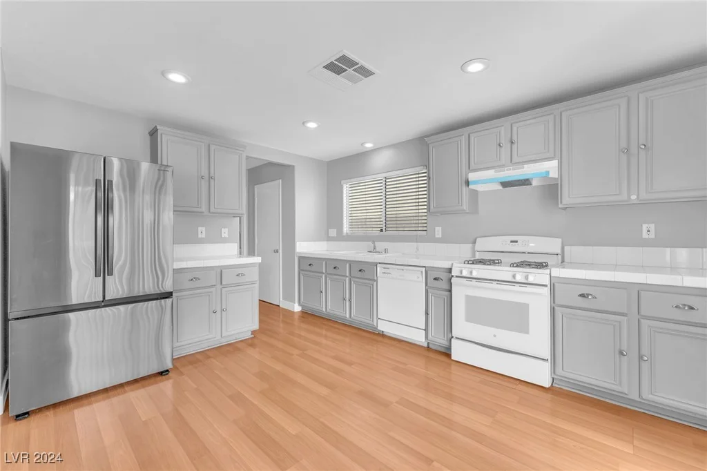 5953 Peach Nectar, Las Vegas, NV 89142