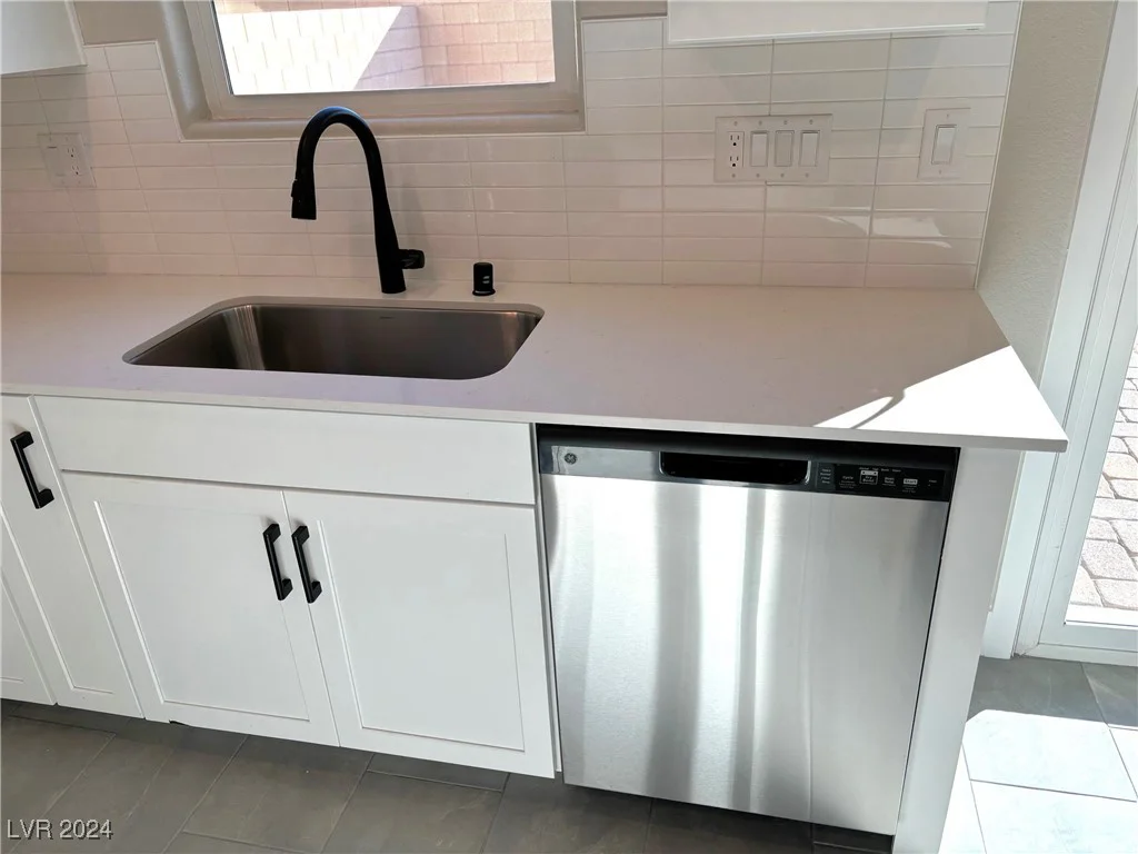 1041 Ferodale, North Las Vegas, NV 89084