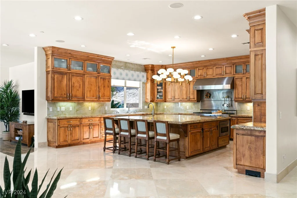 31 Eagles Landing, Las Vegas, NV 89141