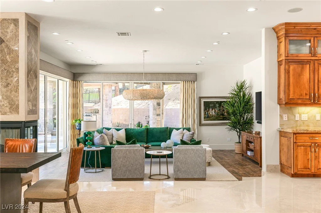 31 Eagles Landing, Las Vegas, NV 89141