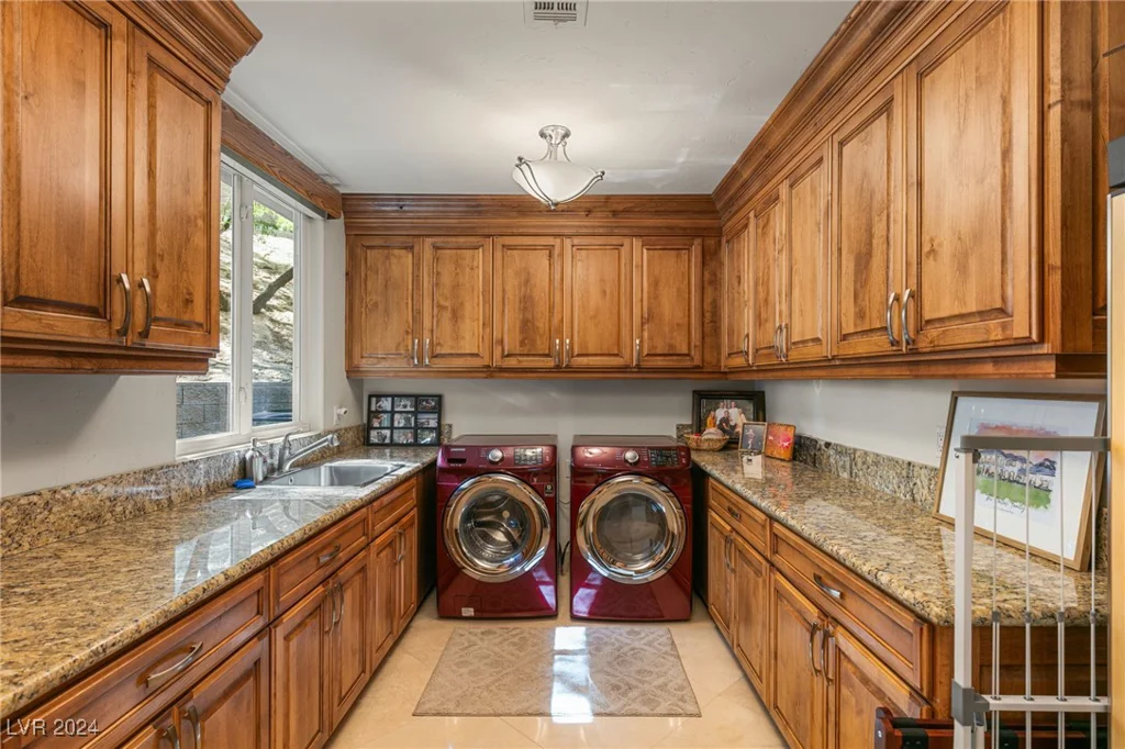 31 Eagles Landing, Las Vegas, NV 89141