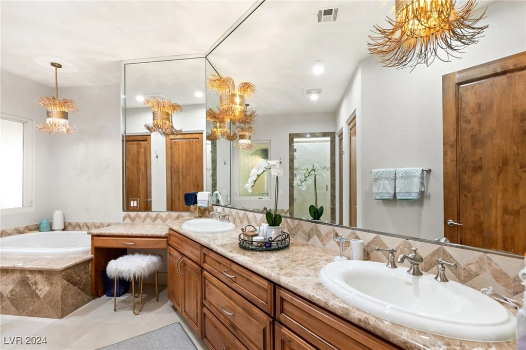 31 Eagles Landing, Las Vegas, NV 89141