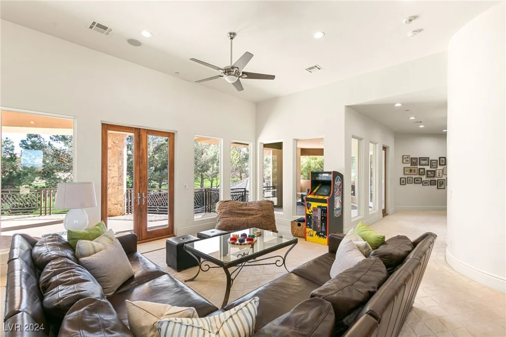31 Eagles Landing, Las Vegas, NV 89141