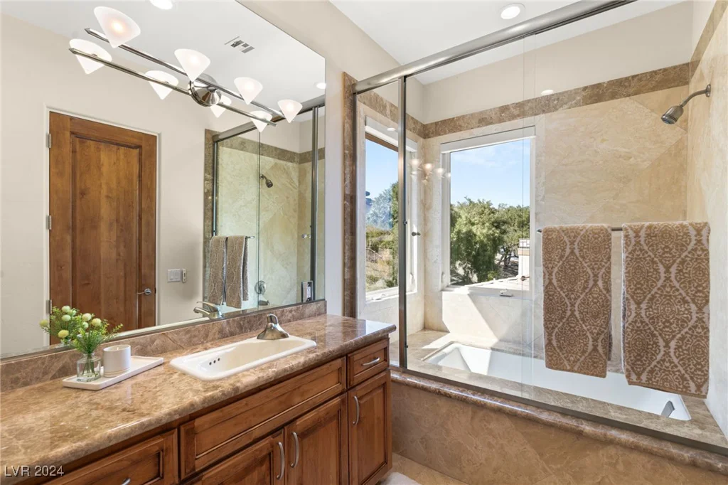 31 Eagles Landing, Las Vegas, NV 89141