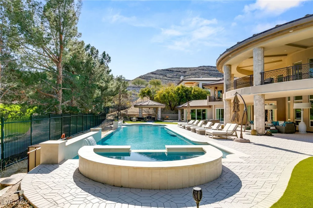 31 Eagles Landing, Las Vegas, NV 89141